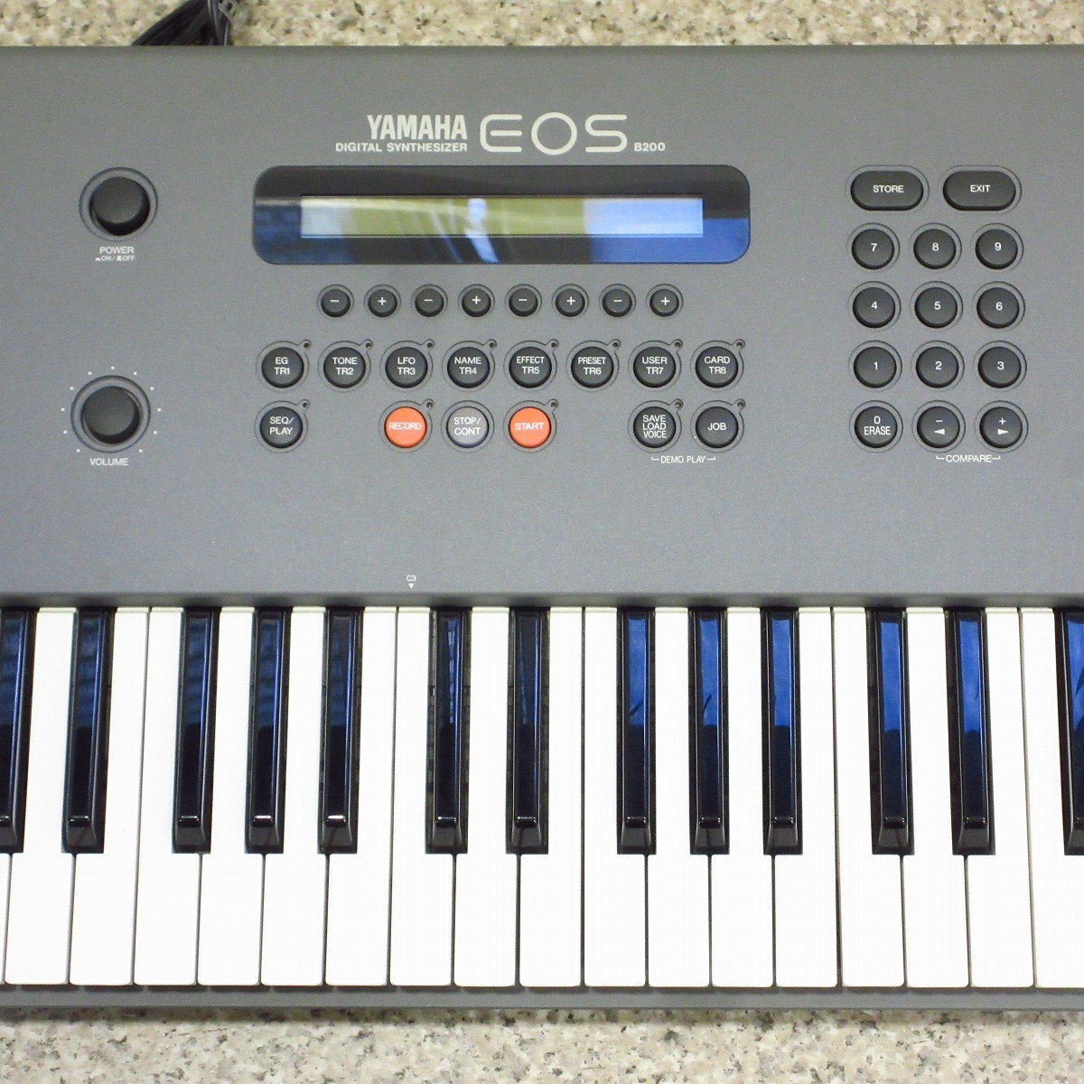 YAMAHA ヤマハ EOS B200 デジタルシンセサイザー　ソフトケース付き YAMAHA ヤマハ EOS B200 デジタルシンセサイザーソフトケース付き