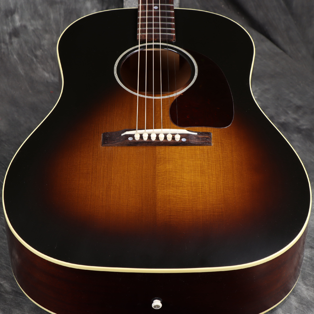 Gibson Historic Collection 1942 Banner J-45 Vintage Sunburst