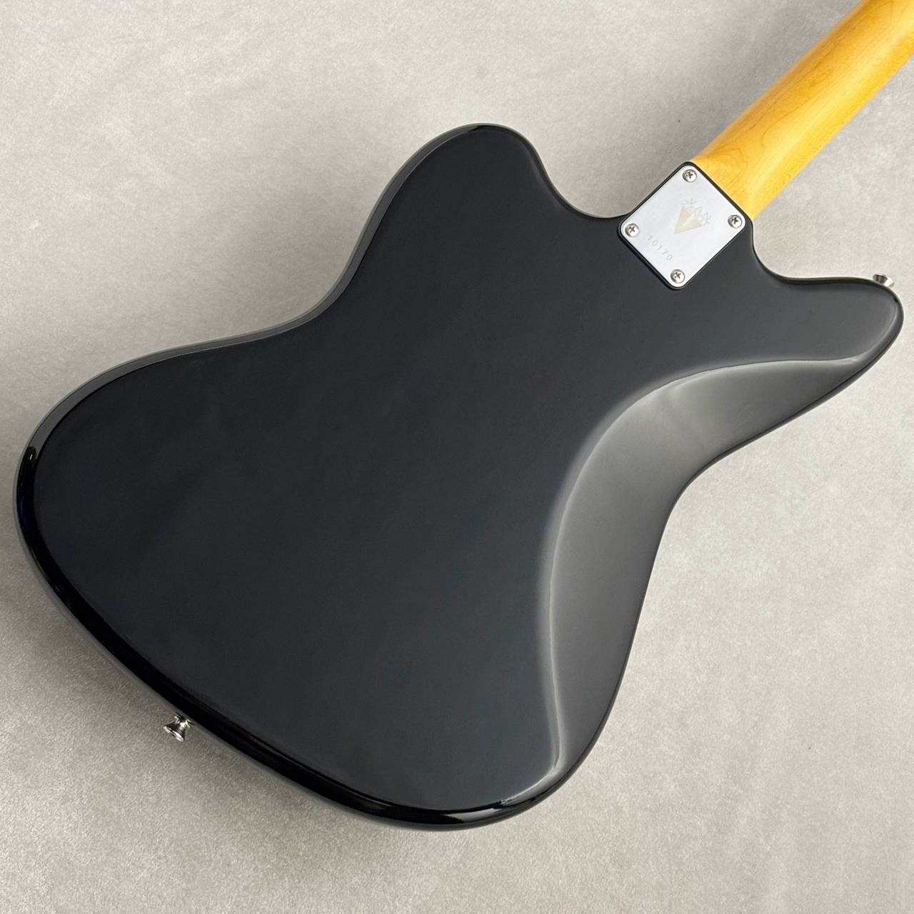 Vanzandt JMV-R2 ~Black~ #10170 ≒3.70kg【黒×鼈甲ピックガード