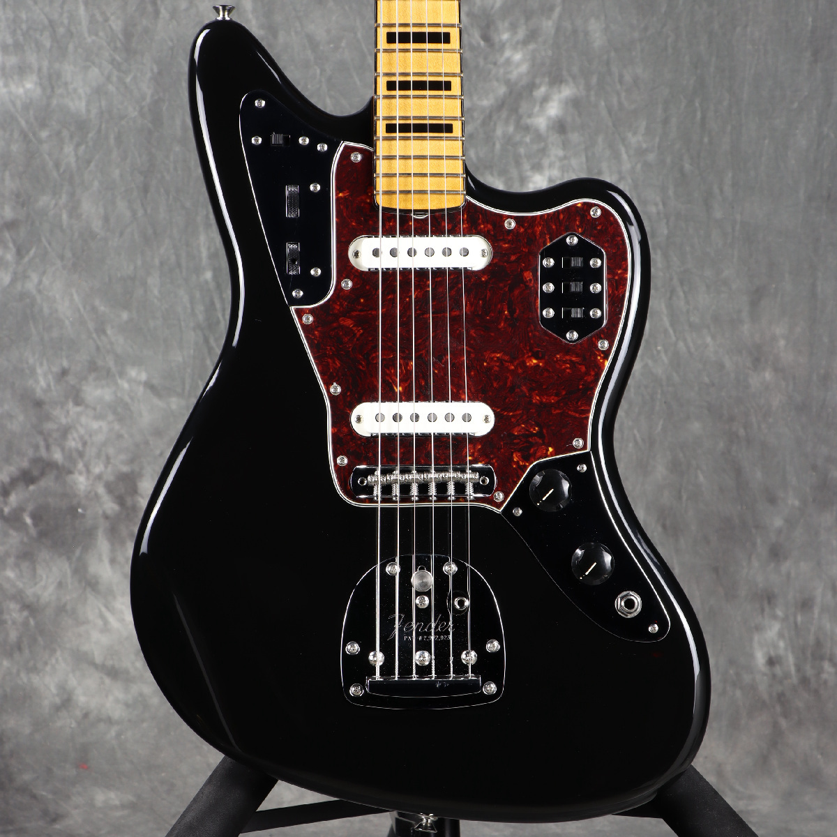 Fender Vintera II 70s Jaguar Maple Fingerboard Black フェンダー