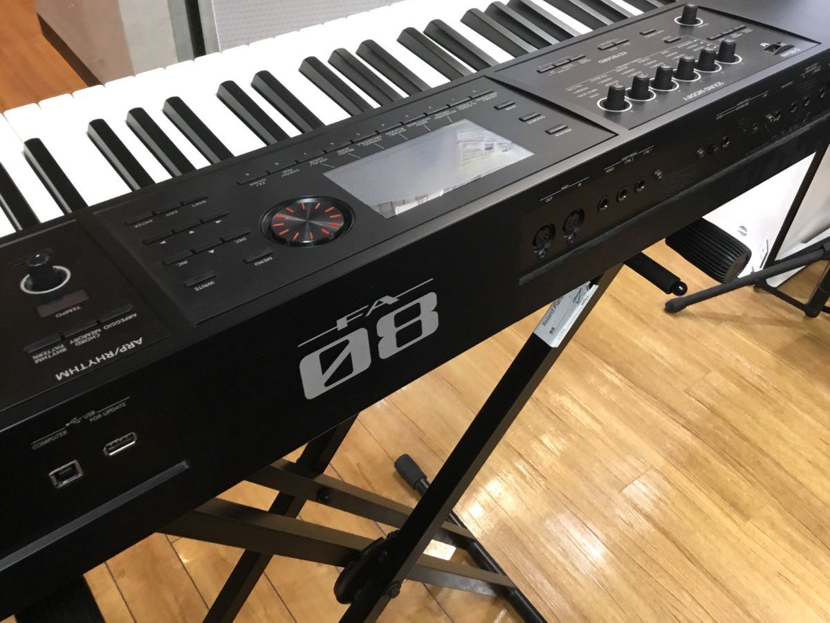 Roland FA-08 88鍵盤 展示品特価！（B級特価/送料無料）【楽器検索