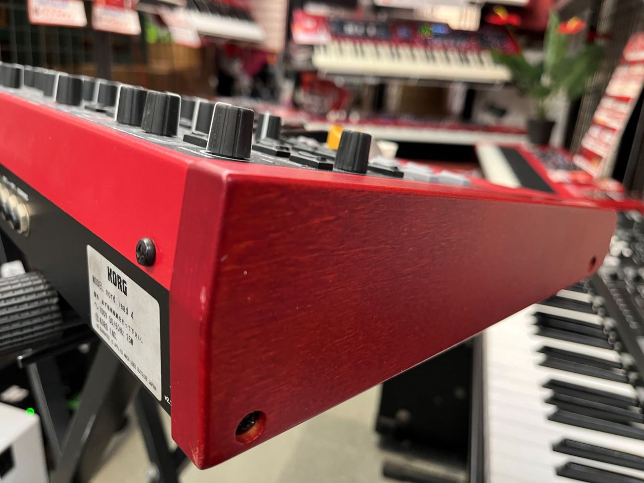 CLAVIA NORD LEAD 4【中古】【汎用ハードケース付】（中古）【楽器検索