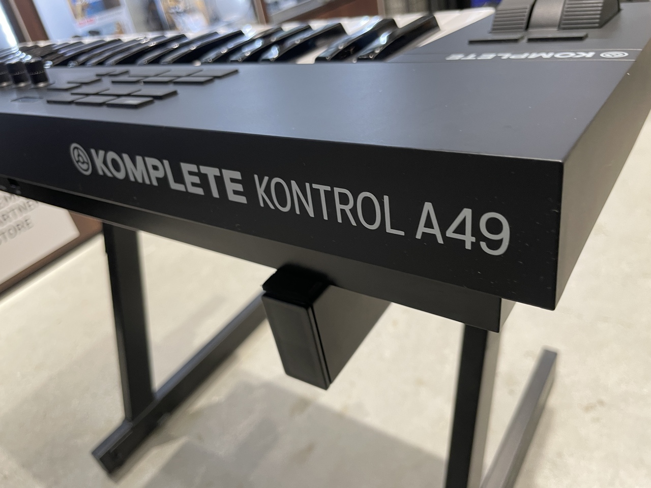 NATIVE INSTRUMENTS KOMPLETE KONTROL A49 MIDIキーボード 49鍵盤 