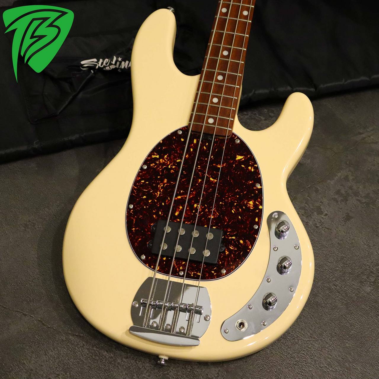 100%新品限定SALEu36652 MUSICMAN [Stingray4] 中古エレキベース 動作ok 札幌 ミュージックマン