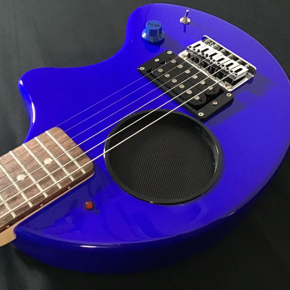 FERNANDES ZO-3 BLUE スピーカー内蔵ミニエレキギター ブルー ソフト 