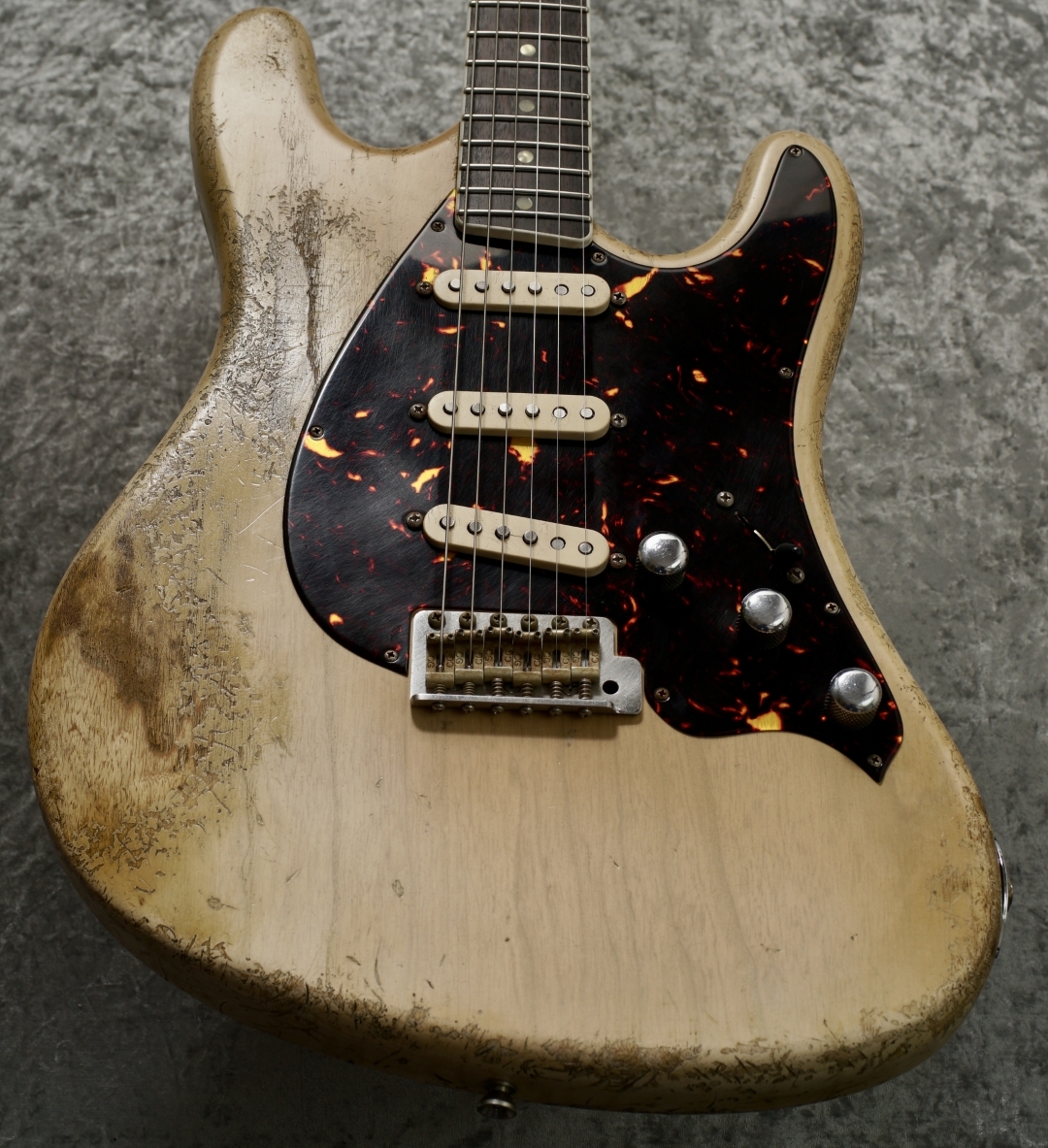 Castedosa Guitar ABI Heavy Relic / Aged Blonde by Carlos Lopez