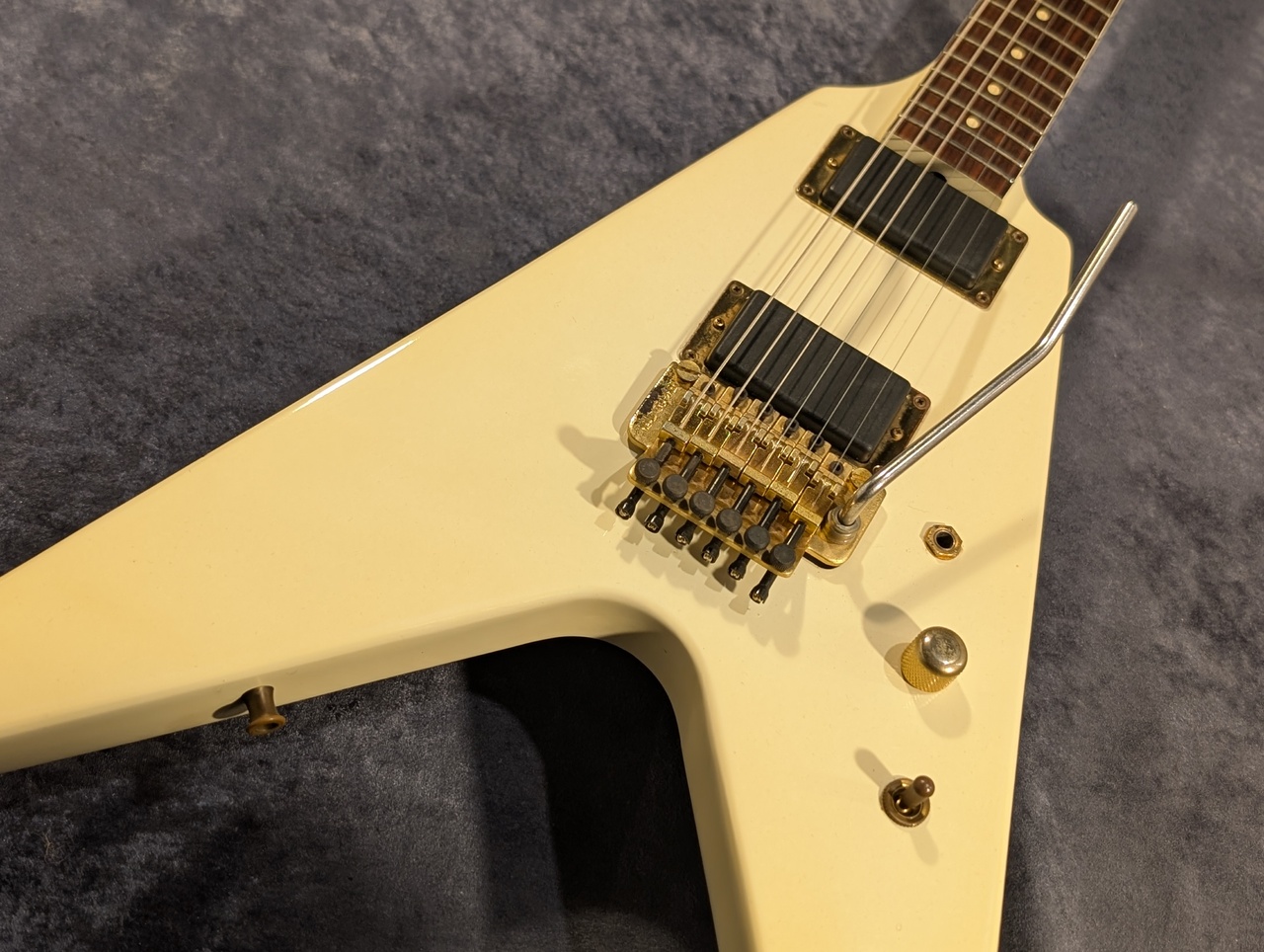FERNANDES BSV-80J White【3.22kg】（中古）【楽器検索デジマート】
