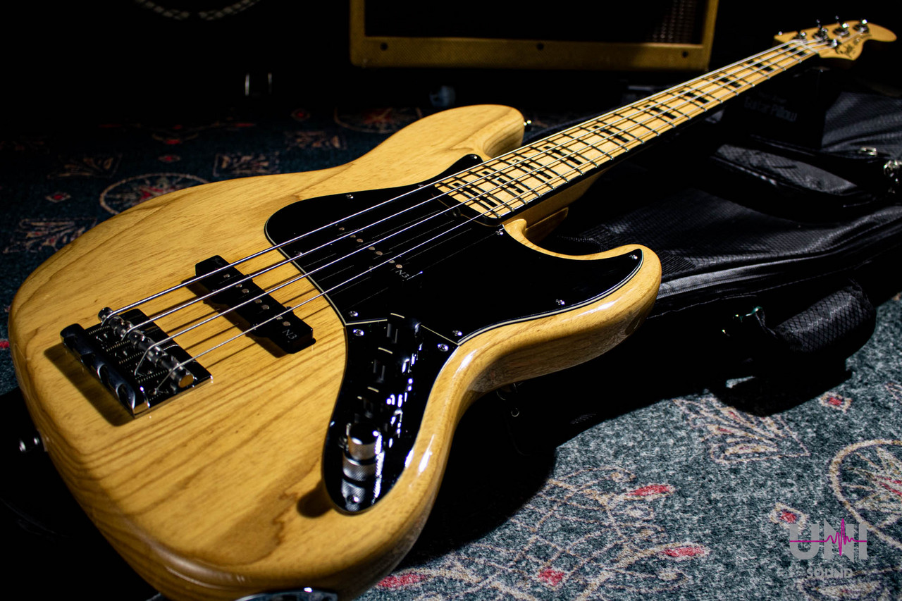 Fender USA American Deluxeシリーズ アクティブベースAmerican