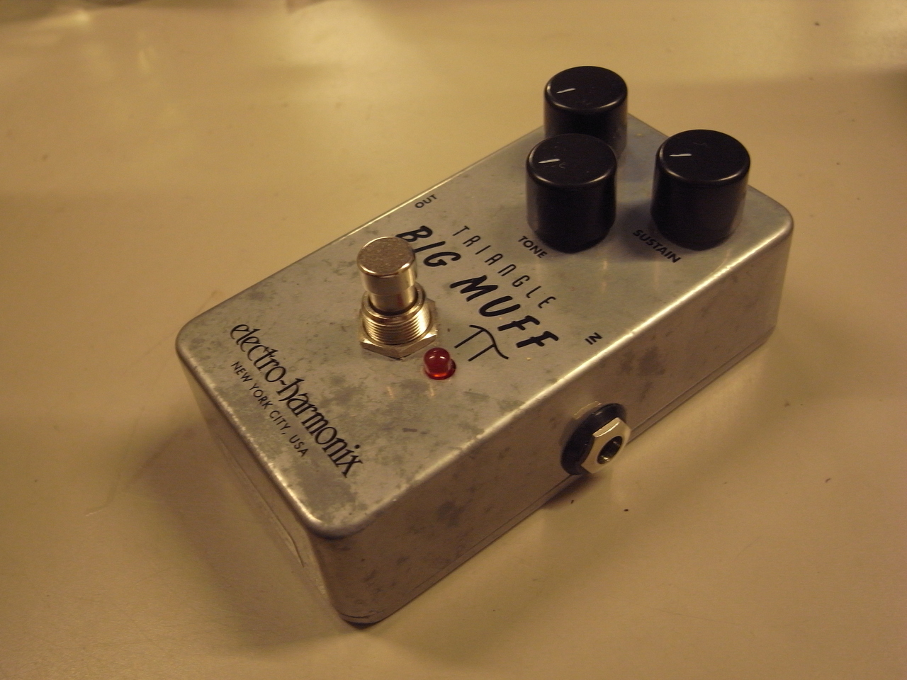 Electro-Harmonix Triangle Big Muff 本体のみ dbmFVZpZSrQufNEEBC4AVP.jpg