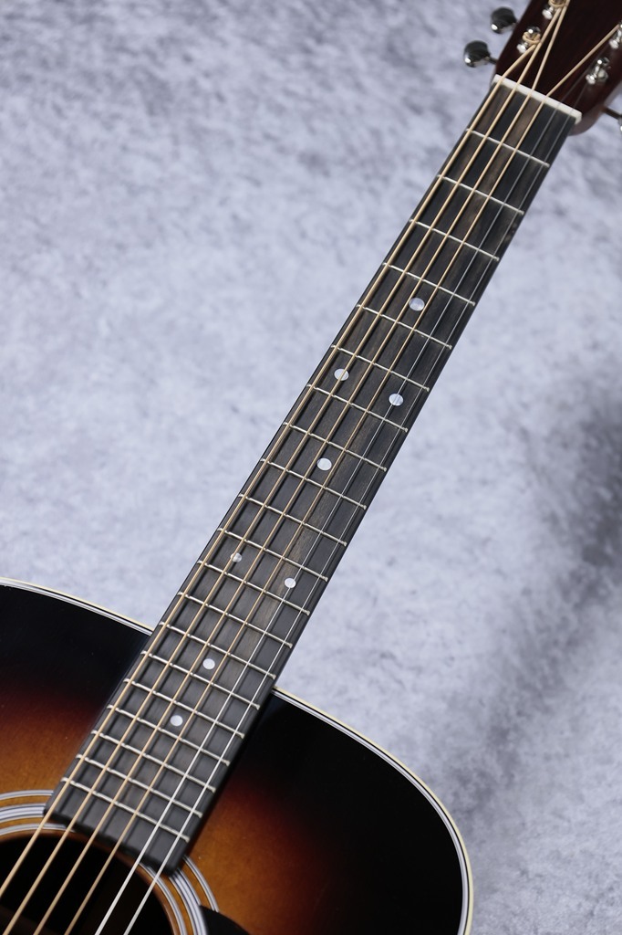 Martin 【新仕様個体】D-28Standard Sunburst #2929475【無金利