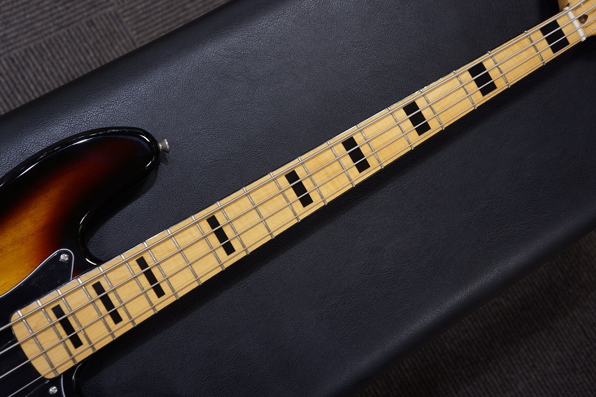 Squier ジャズベース サンバースト 引き取り限定 Squier ジャズベース サンバースト 引き取り限定 Squier ジャズ