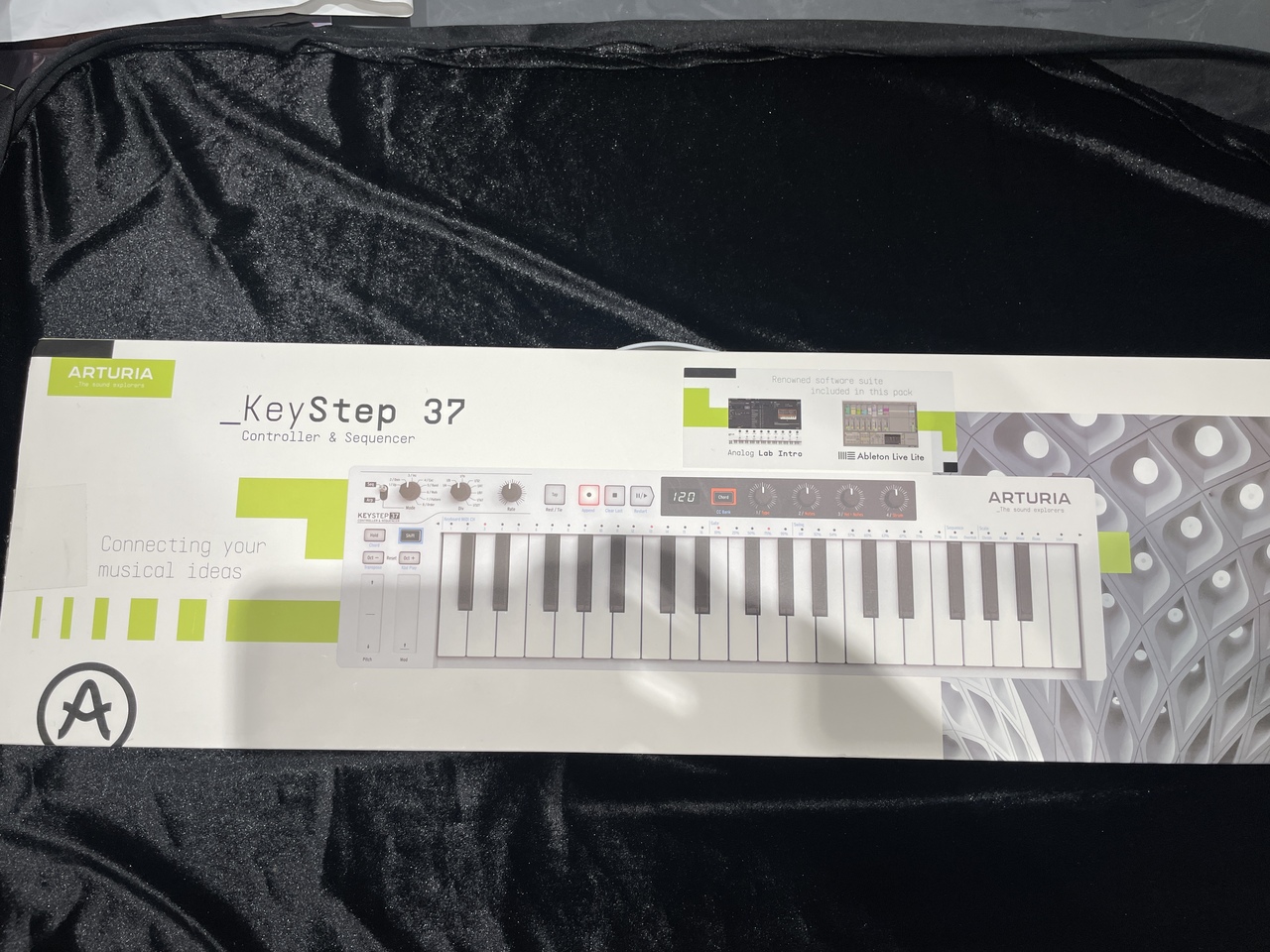 Arturia KEYSTEP 37（中古）【楽器検索デジマート】