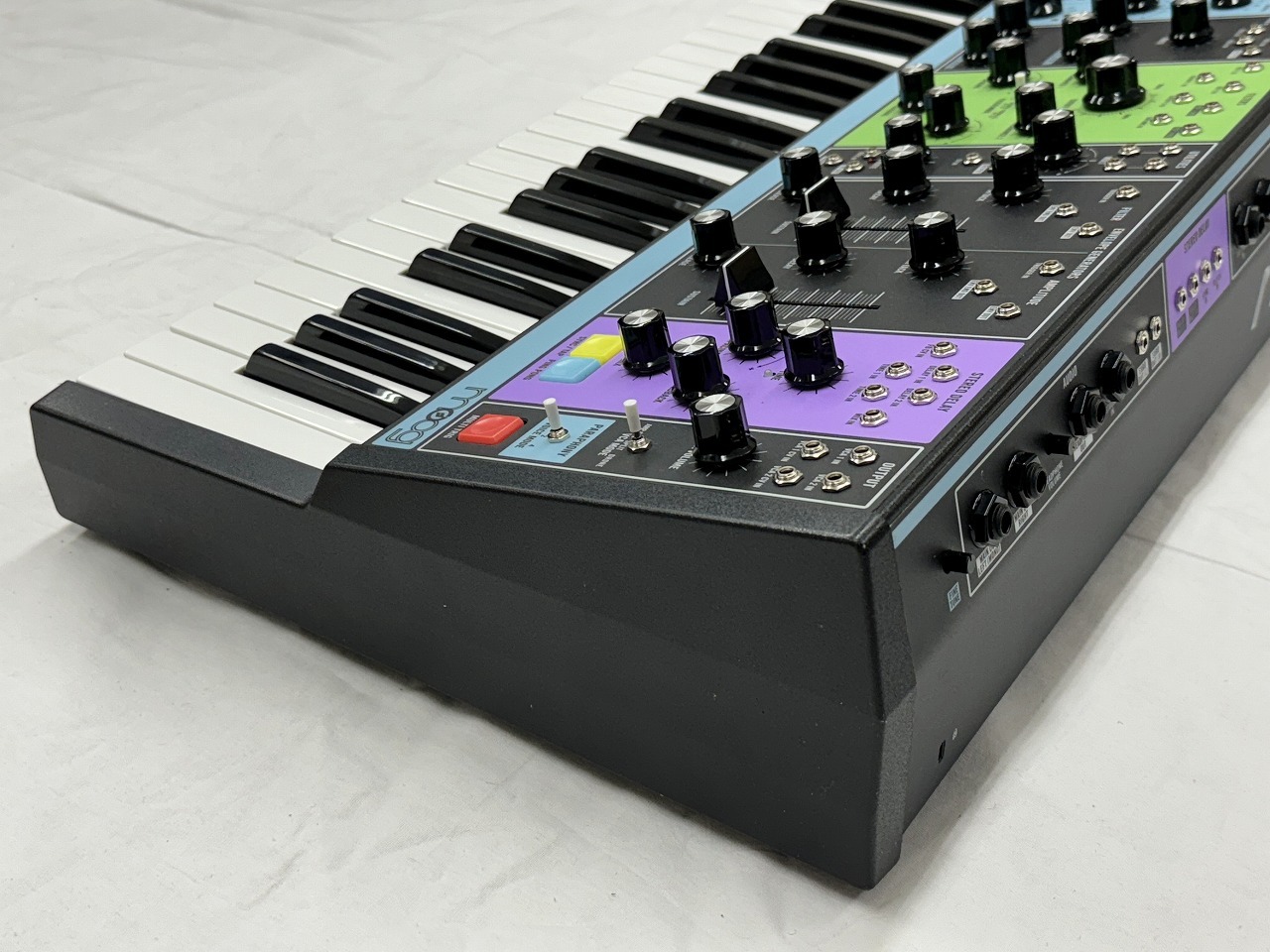 Moog MATRIARCH セミモジュラーアナログシンセサイザー MOOG ( モーグ ) Matriarch セミモジュラーシンセサイザー 送料
