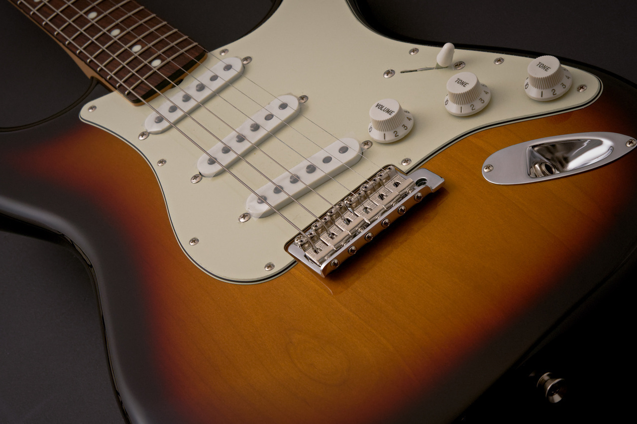 Fender FSR Made in Japan Traditional 60s Stratocaster -3