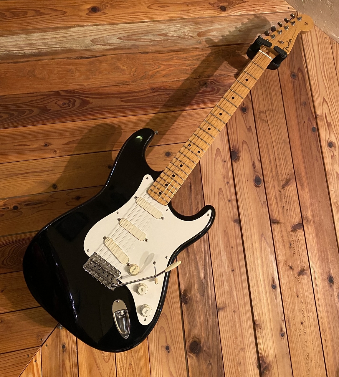 Fender Japan ST57-770 LS BLACK（中古）【楽器検索デジマート】
