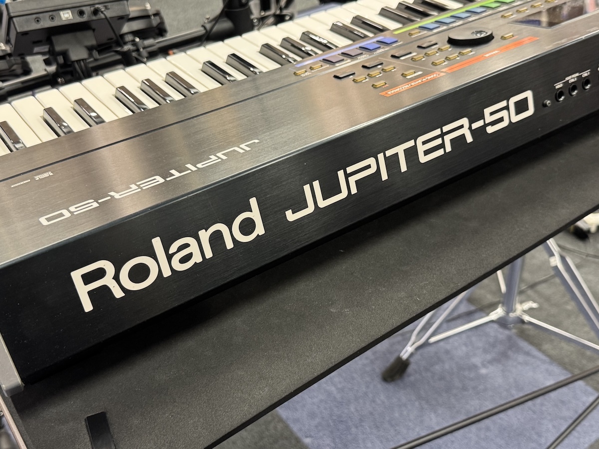 【週末値下げ中！】 Roland Jupiter-50シンセ ケース付き　極美品 Roland Jupiter-50 76-Key Digital Synthesizer | Reverb Starbuckzzzz