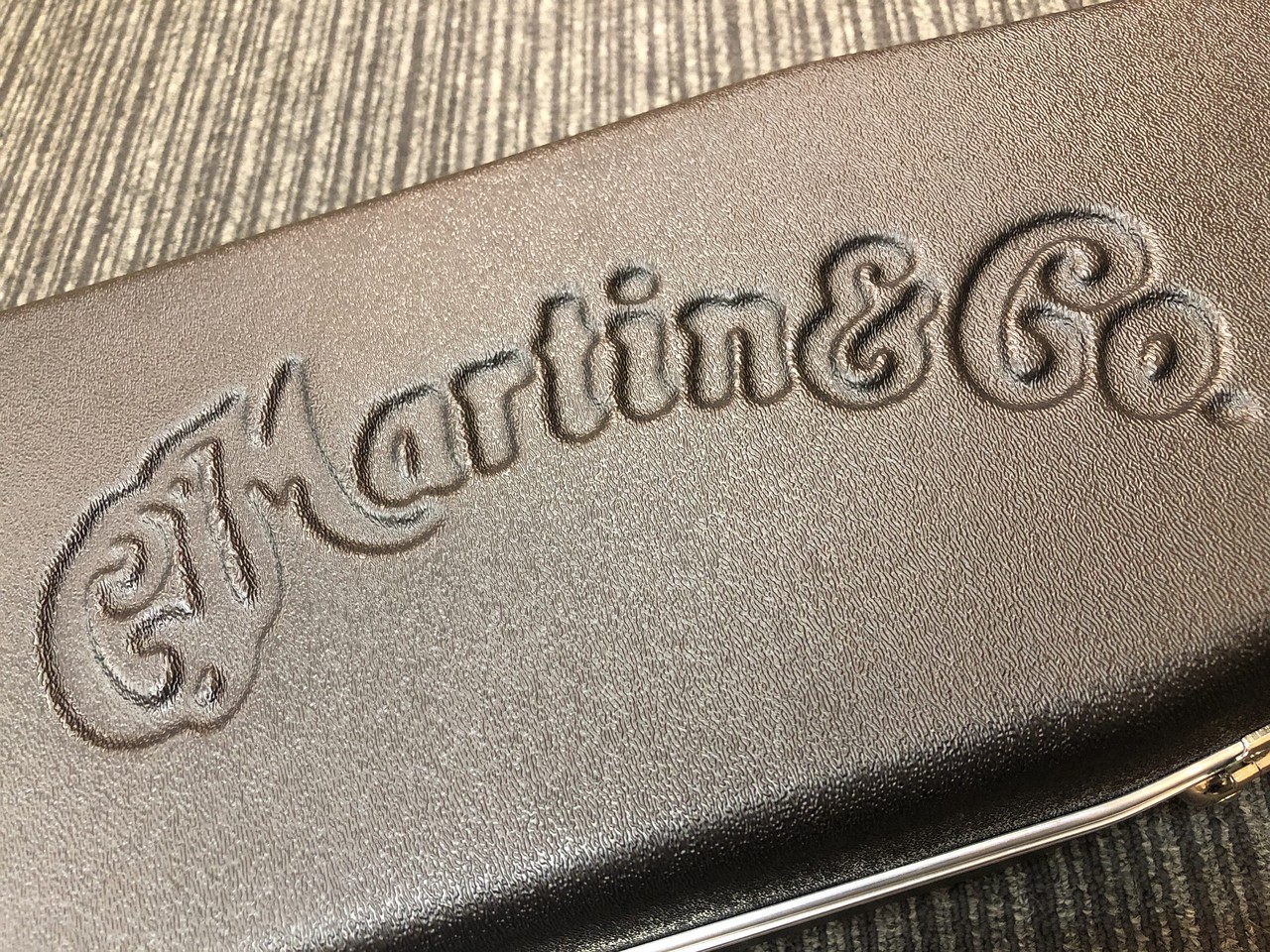 のほどよろ】 ヤフオク! - Martin純正ハードケース 640 鍵付き