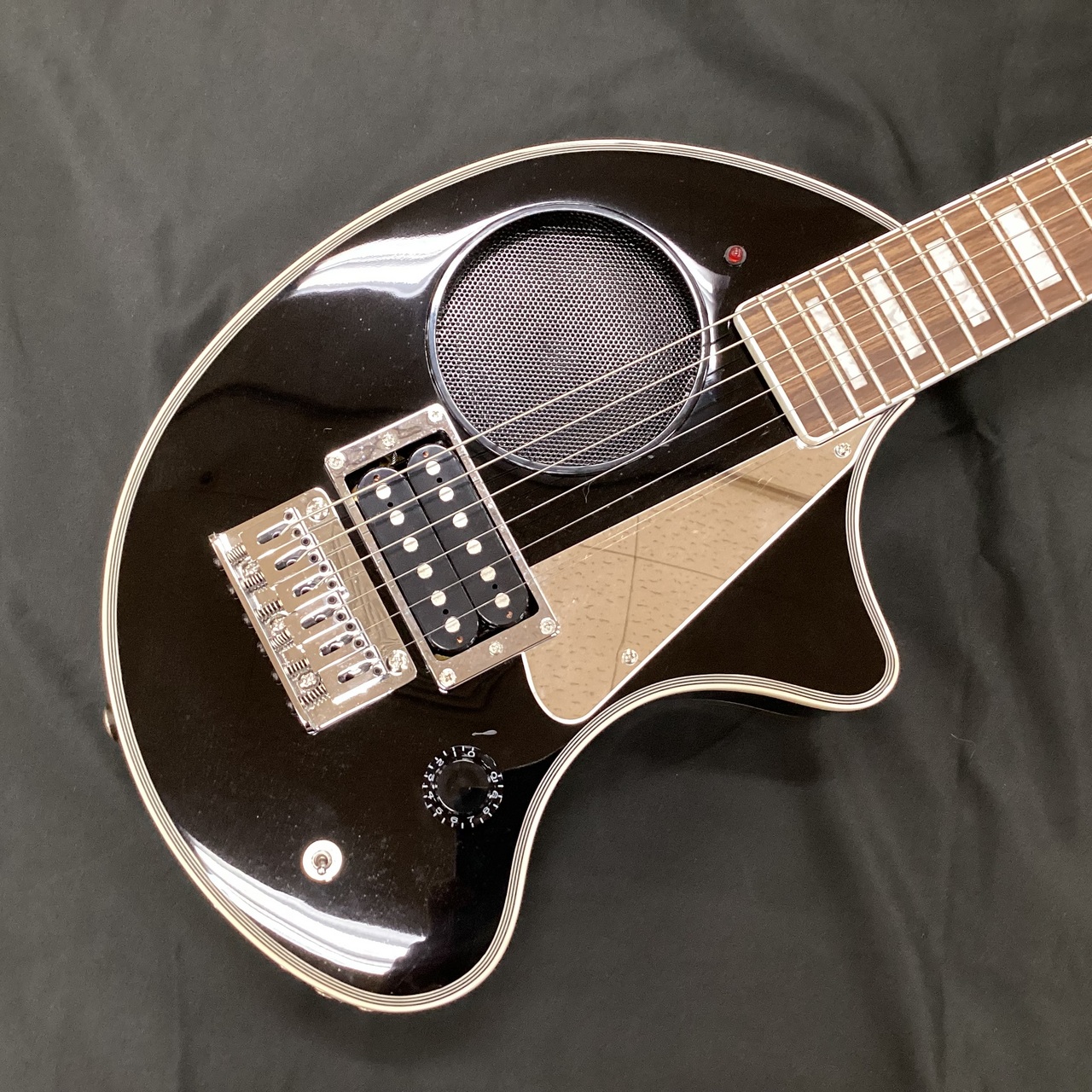 zo3 中古 中古 FERNANDES ZO-3 ミントグリーン ハードケース付の通販は