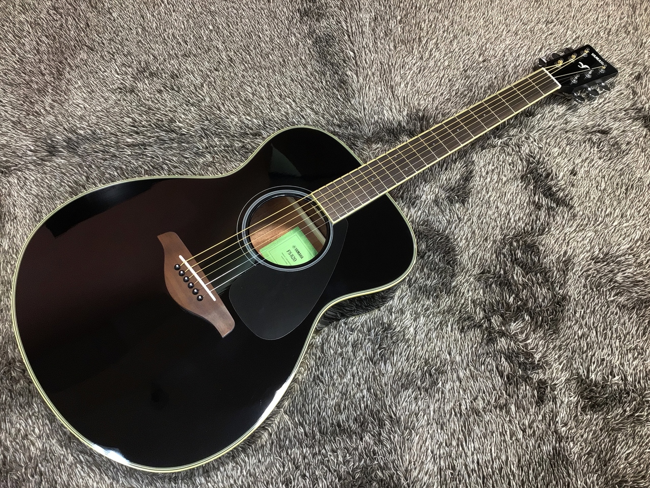 YAMAHA FS820 ブラック(BLK)【定番ビギナー向けアコースティック