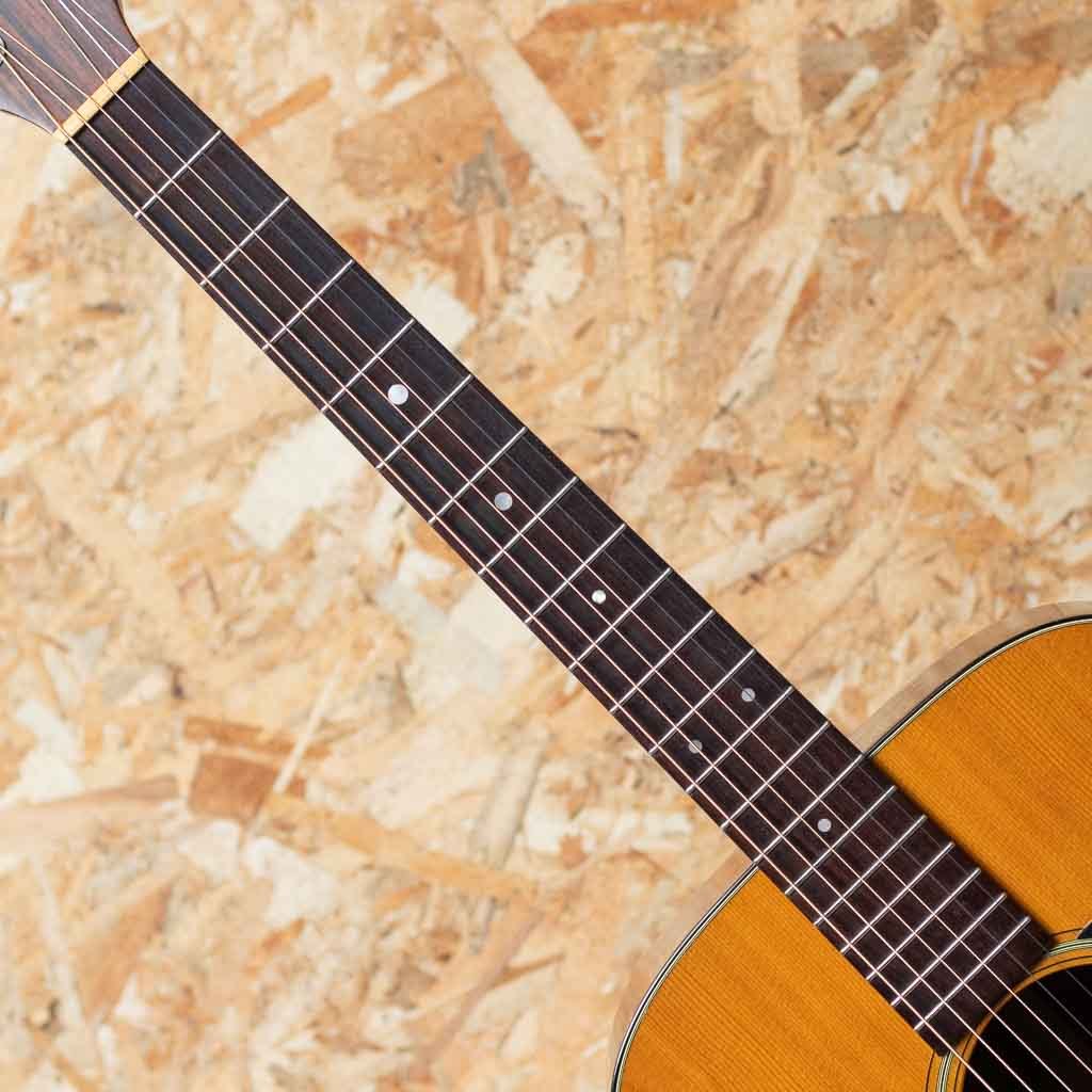 マーチンD-１８の出品です。 Amazon | Martin アコースティックギター D-18 Authentic 1939