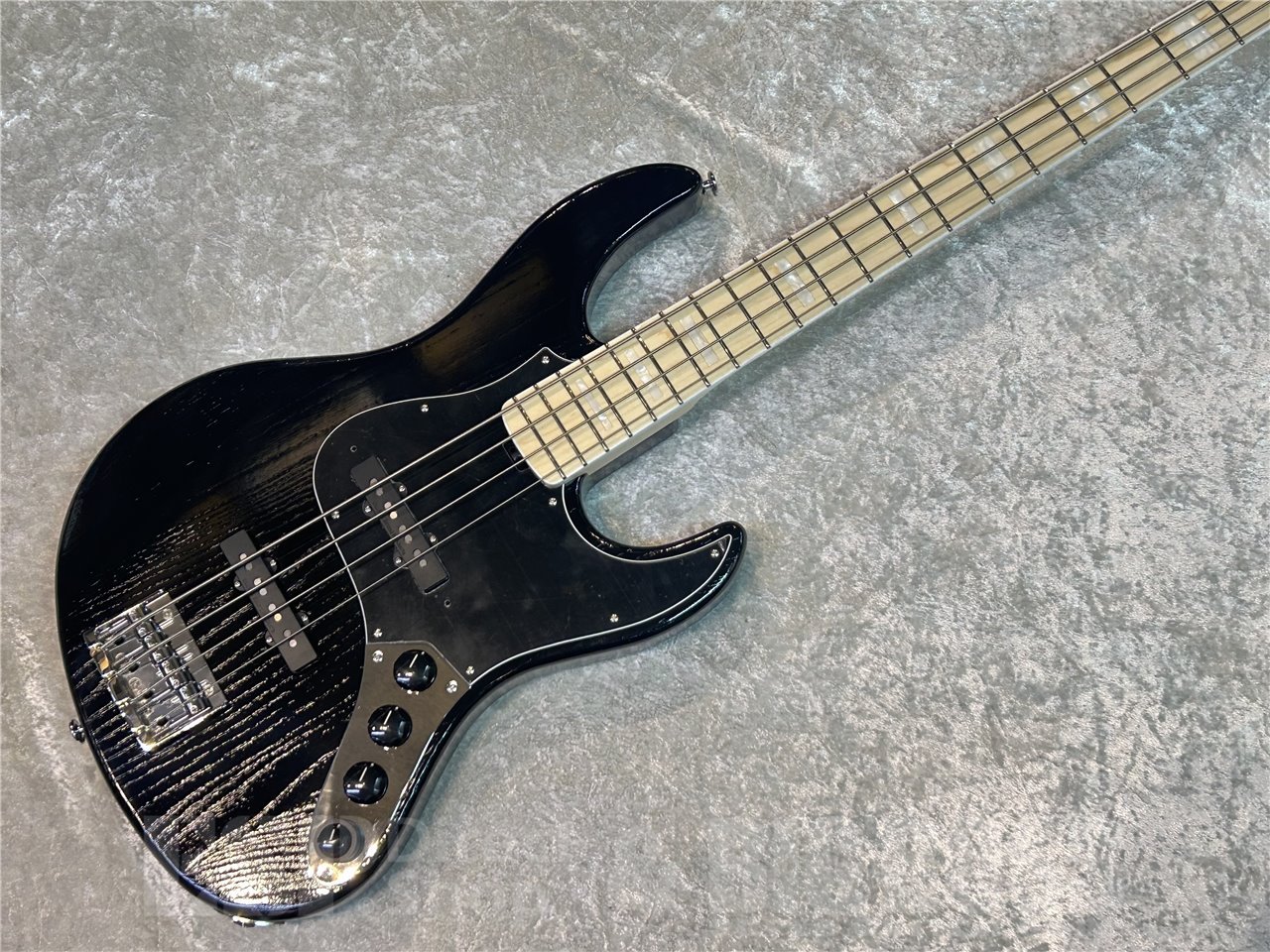 ベース EDWARDS E-AMAZE-AS-4/M (Solid Black) Edwards 【入荷待ち、ご予約受付中】 E-AMAZE-AS-4/M (Solid