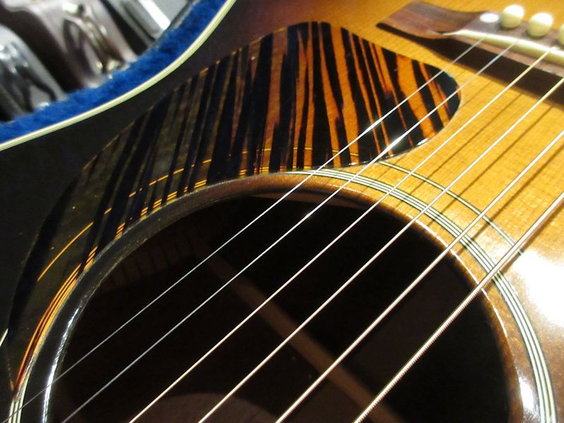Gibson Custom Shop 1942 LG-2 