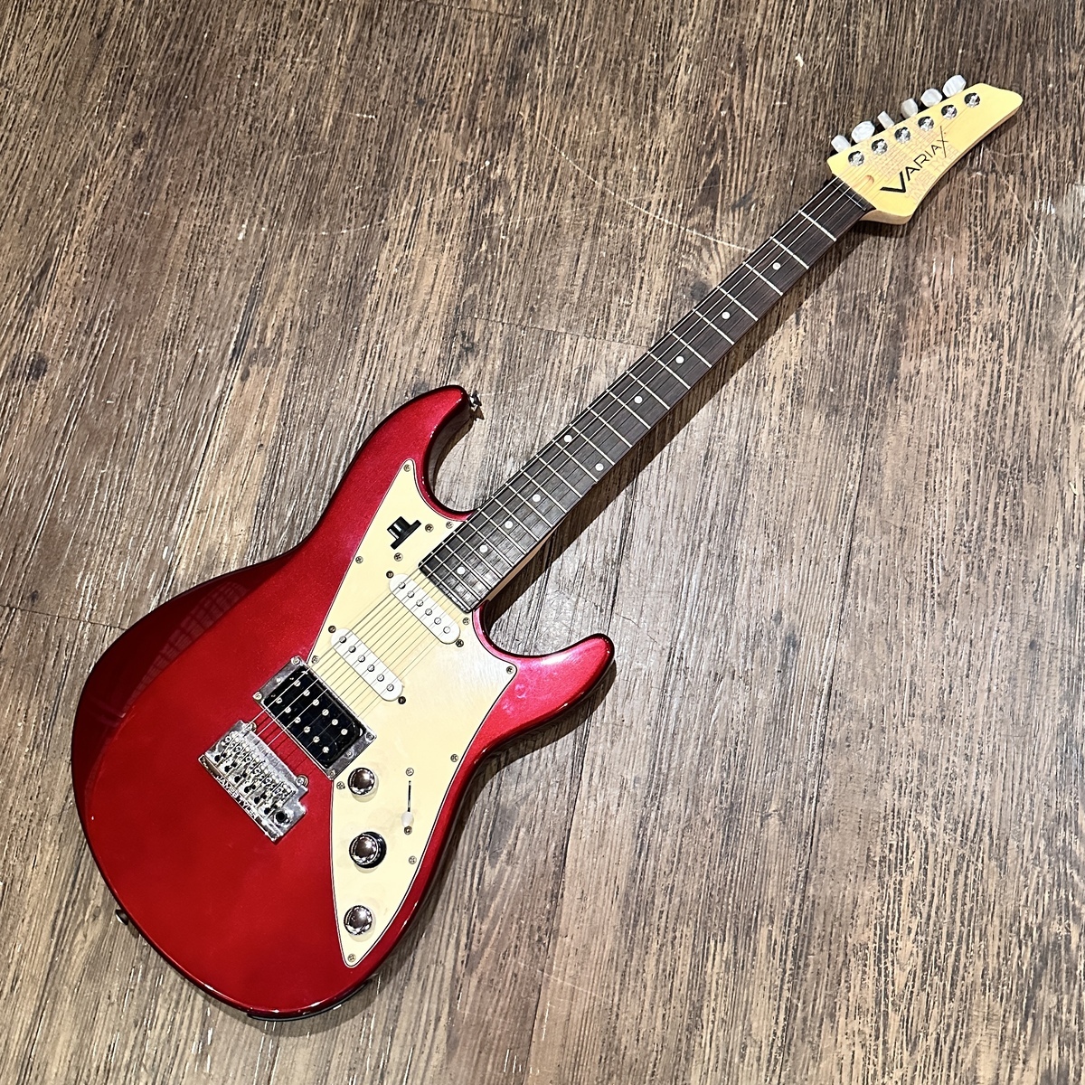LINE 6 James Tyler Variax JTV-69 2011 Candy Apple Red Stratocaster