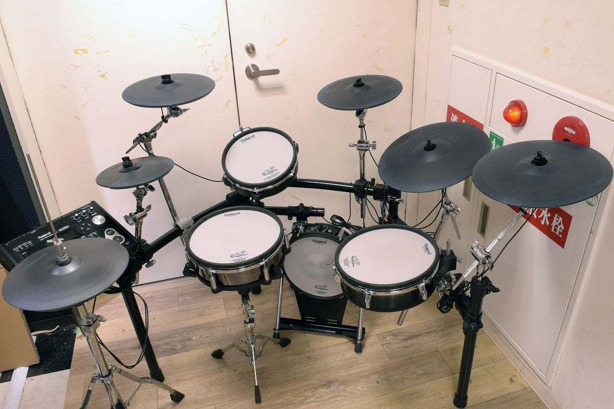Roland VH-14D digital hi-hat and Superior Drummer 3 help