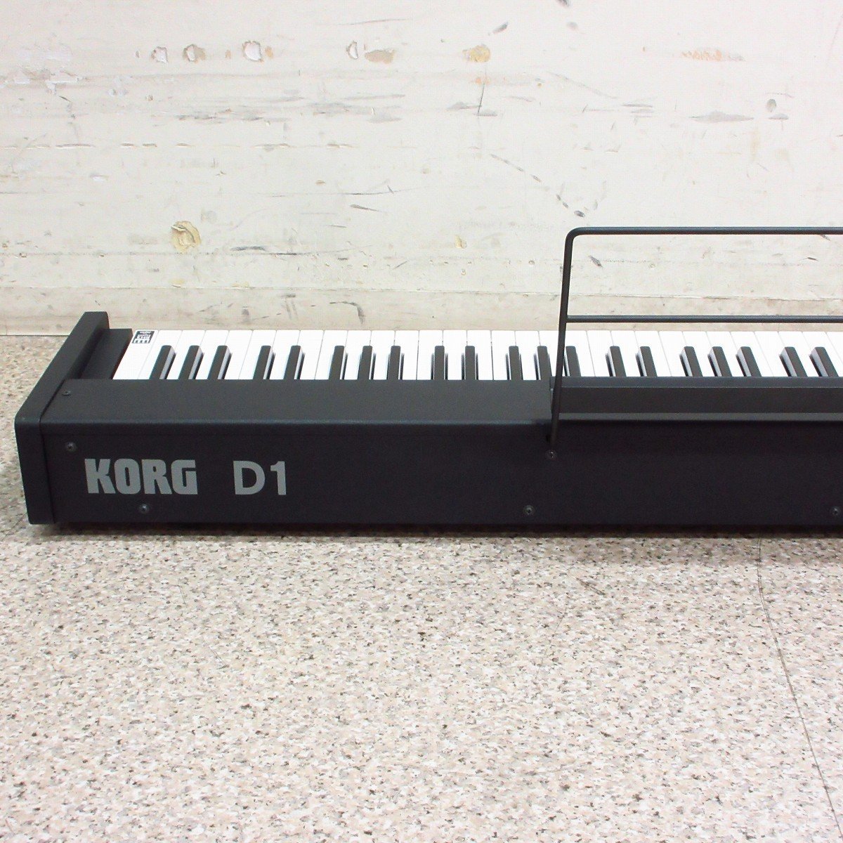 KORG D1 スピーカーレスのスリム・ピアノ 【横浜店】（中古/送料無料
