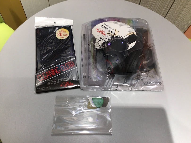 Pignose PGG-200V STBR 【アンプ内蔵ミニギター】【フライングV