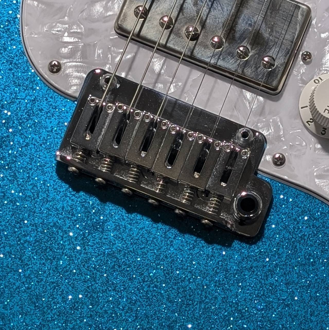 Addictone Classic Modern Stratocaster Type -Blue Sparkle-【3.67