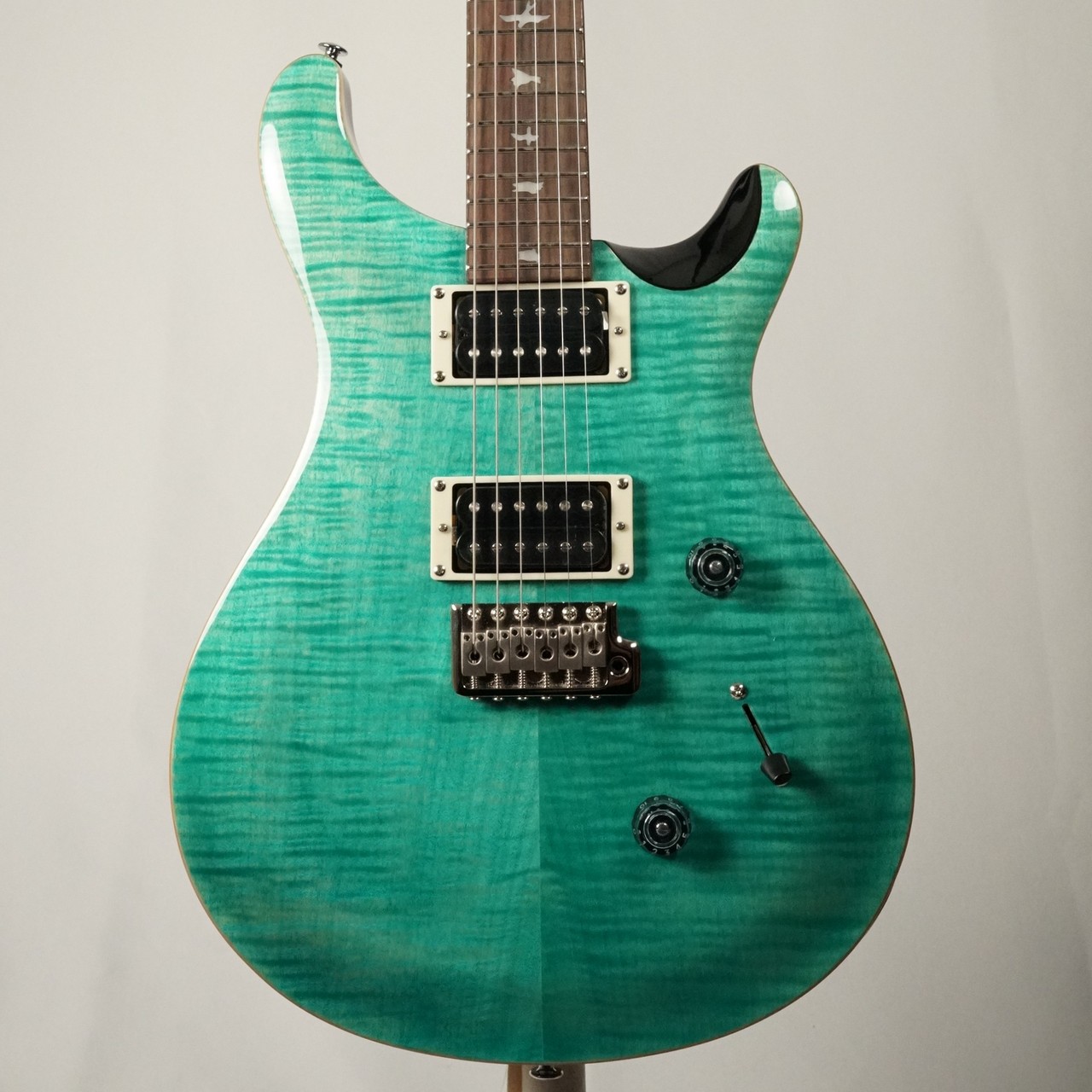 ギター Paul Reed Smith(PRS)SE Custom 24Sapphire PRS SE Custom 24 - Sapphire Reviews | Sweetwater