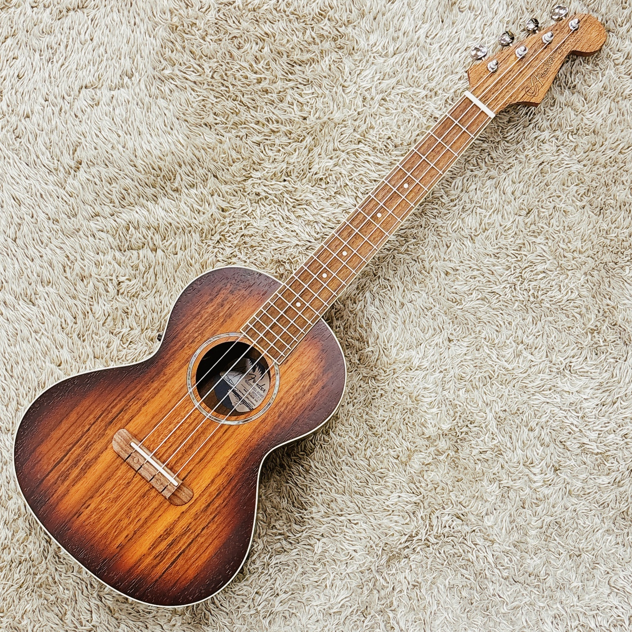 Fender Acoustics Rincon Tenor Ukulele, Walnut Fingerboard / Aged