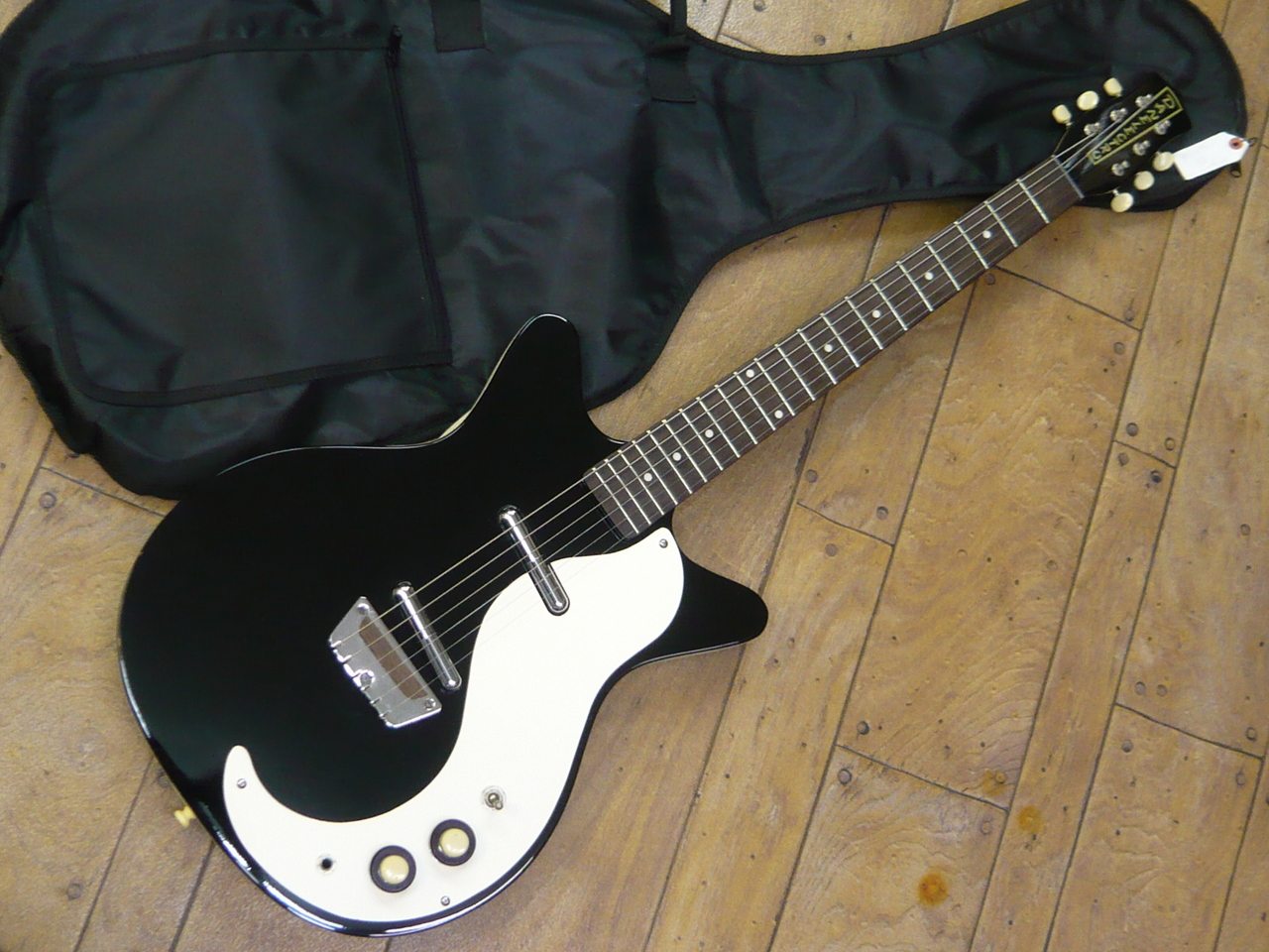 ギター DANELECTRO / 59 DC DANELECTRO 59-DC 弾く！ - YouTube