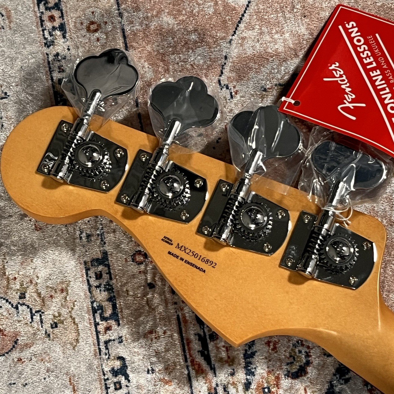 History JAZZベース HISTORY】アーティスト共同開発の5弦ベースが登場！～その①