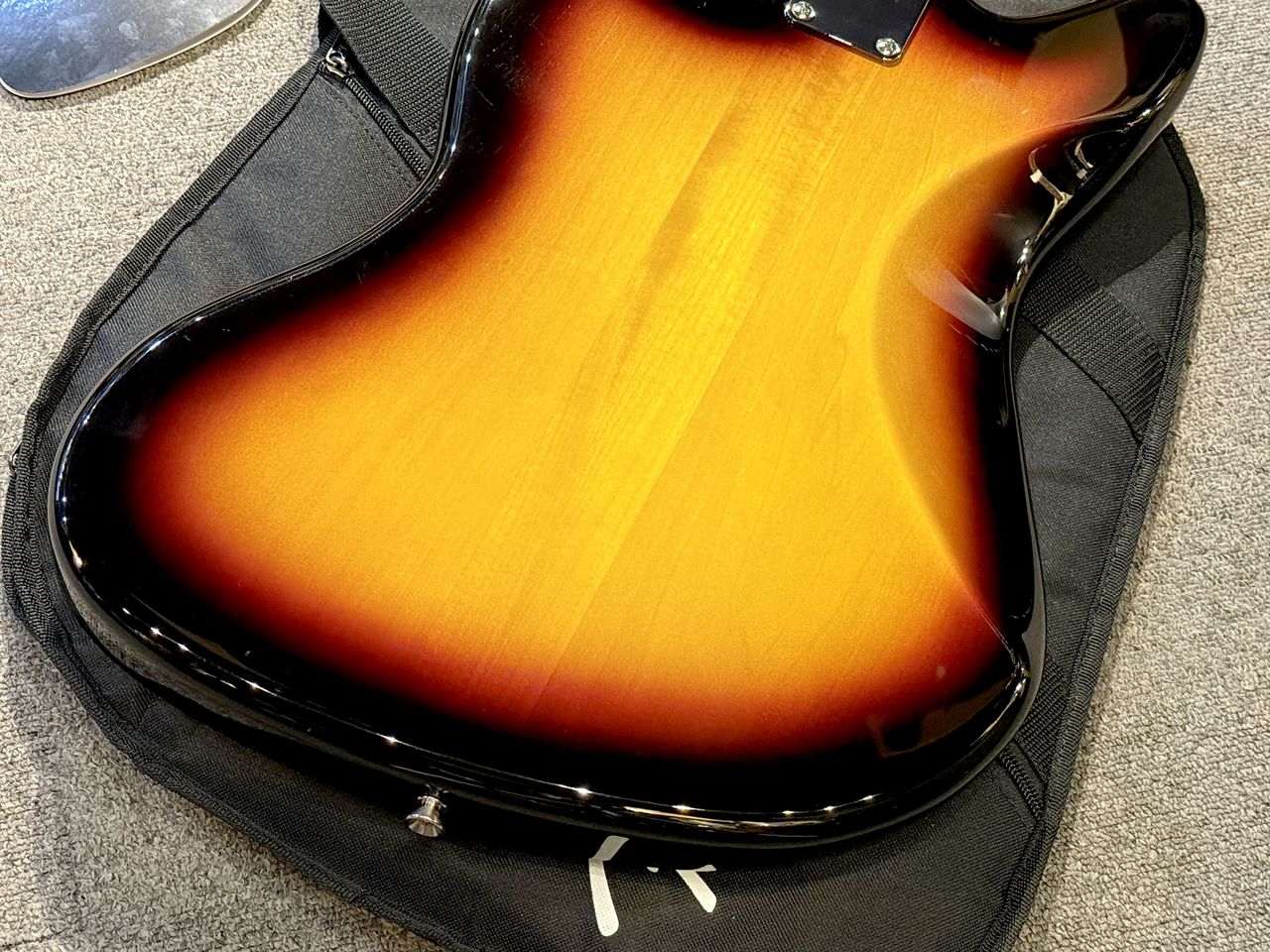 Fender Made in Japan Traditional 60s Jaguar（中古）【楽器検索 