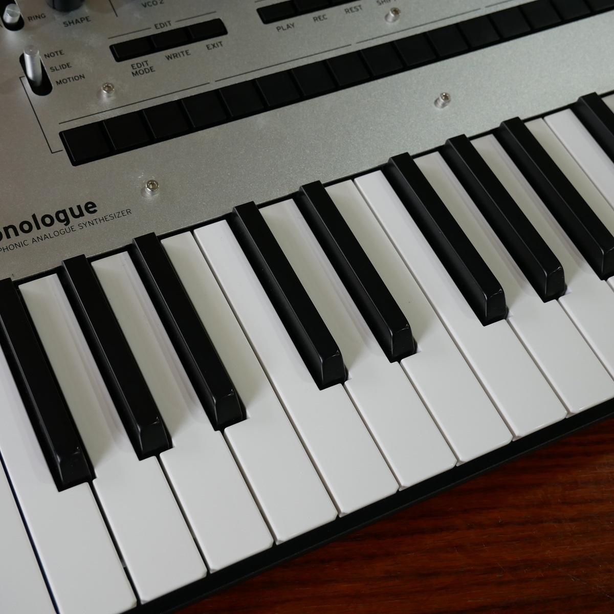 KORG monologue Silver 【MONOPHONIC ANALOGUE SYNTHESIDER】【箱ボロ