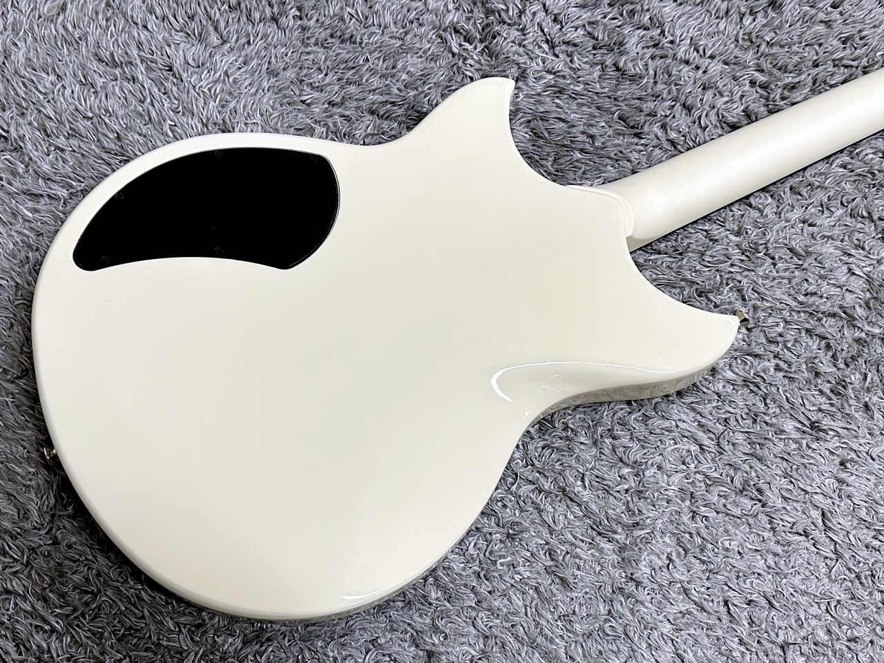 YAMAHA RSE20 VWH (Vintage White) -Revstar Series-【大人気