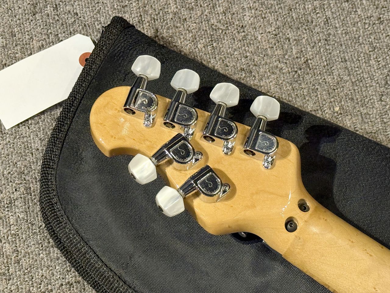MUSIC MAN Axis-EX Trans Blue（中古）【楽器検索デジマート】