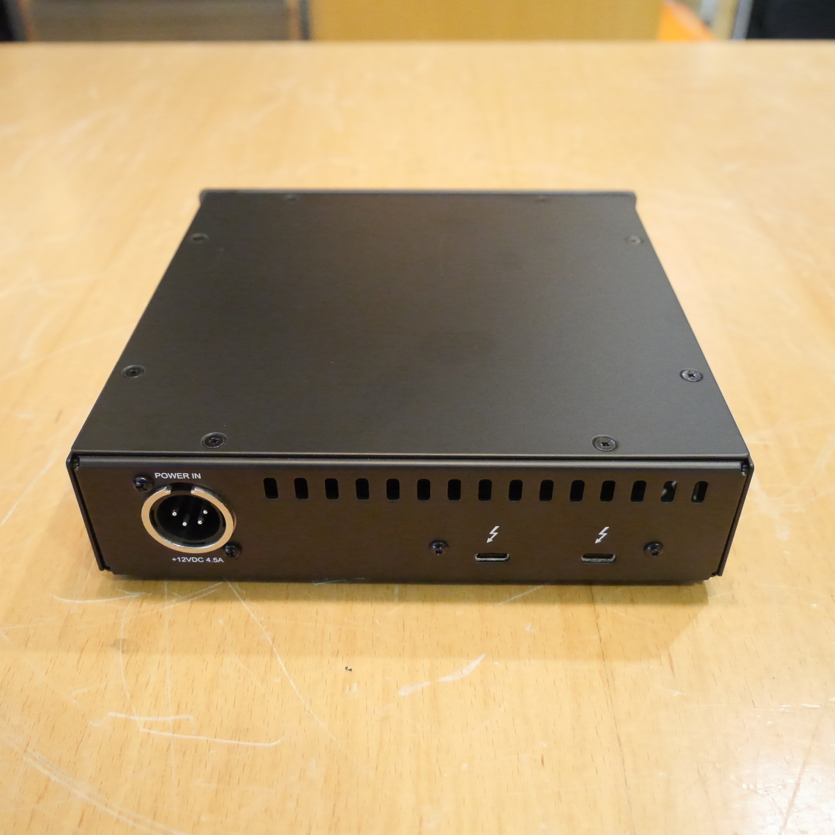Universal Audio UAD-2 Satellite TB3 Octo Core(中古/送料無料 Universal Audio UAD-2 Satellite TB3 Octo Core(中古/送料無料