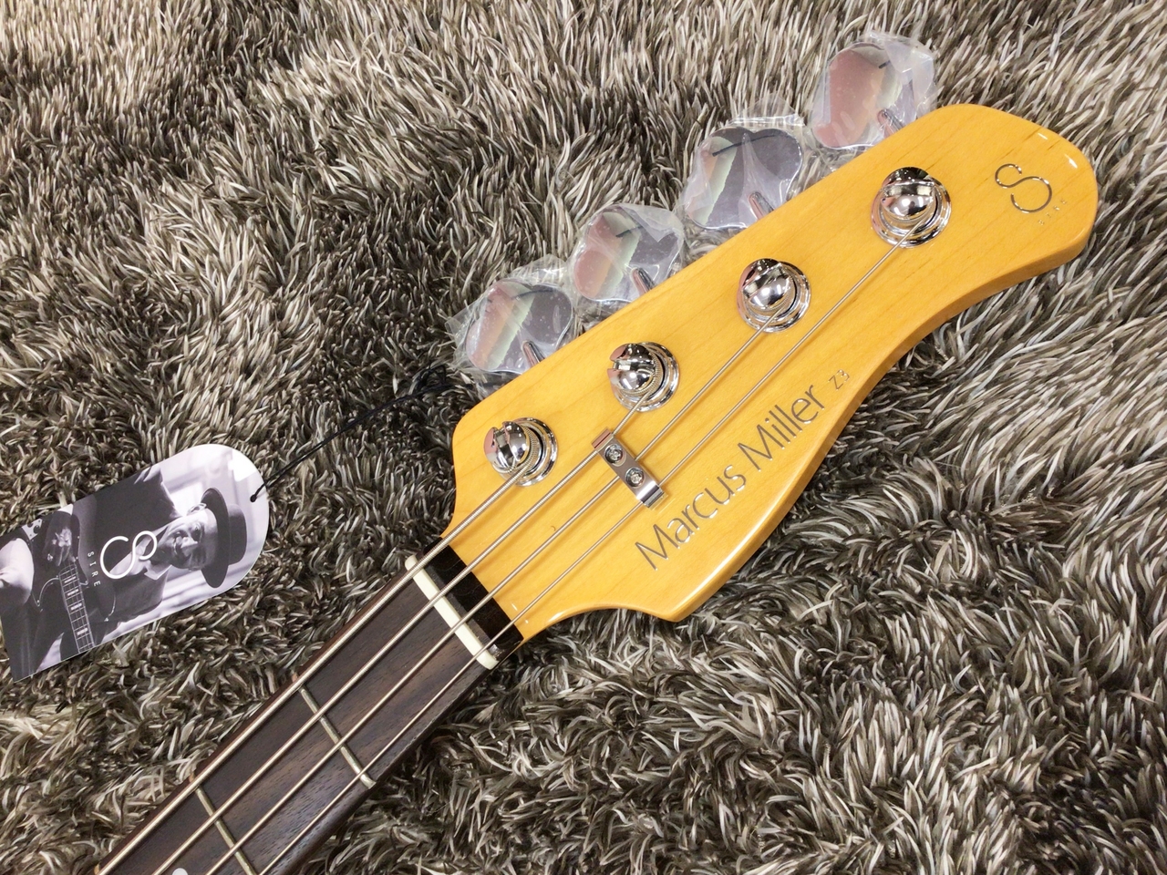 Sire Marcus Miller Z3 4-String Skyburst Sparkle【目を惹く