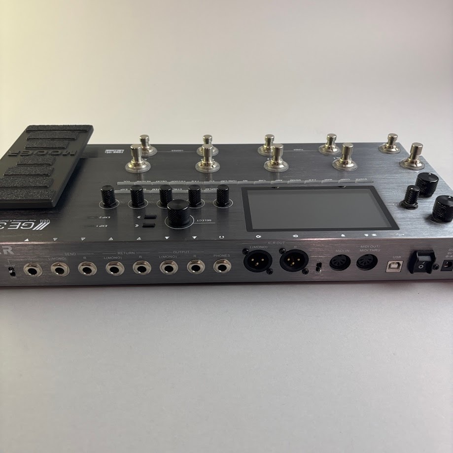 MOORE GE300ジャンク Moore GE-300 ジャンク品（Mooer GE-300 Amp Modelling Synth