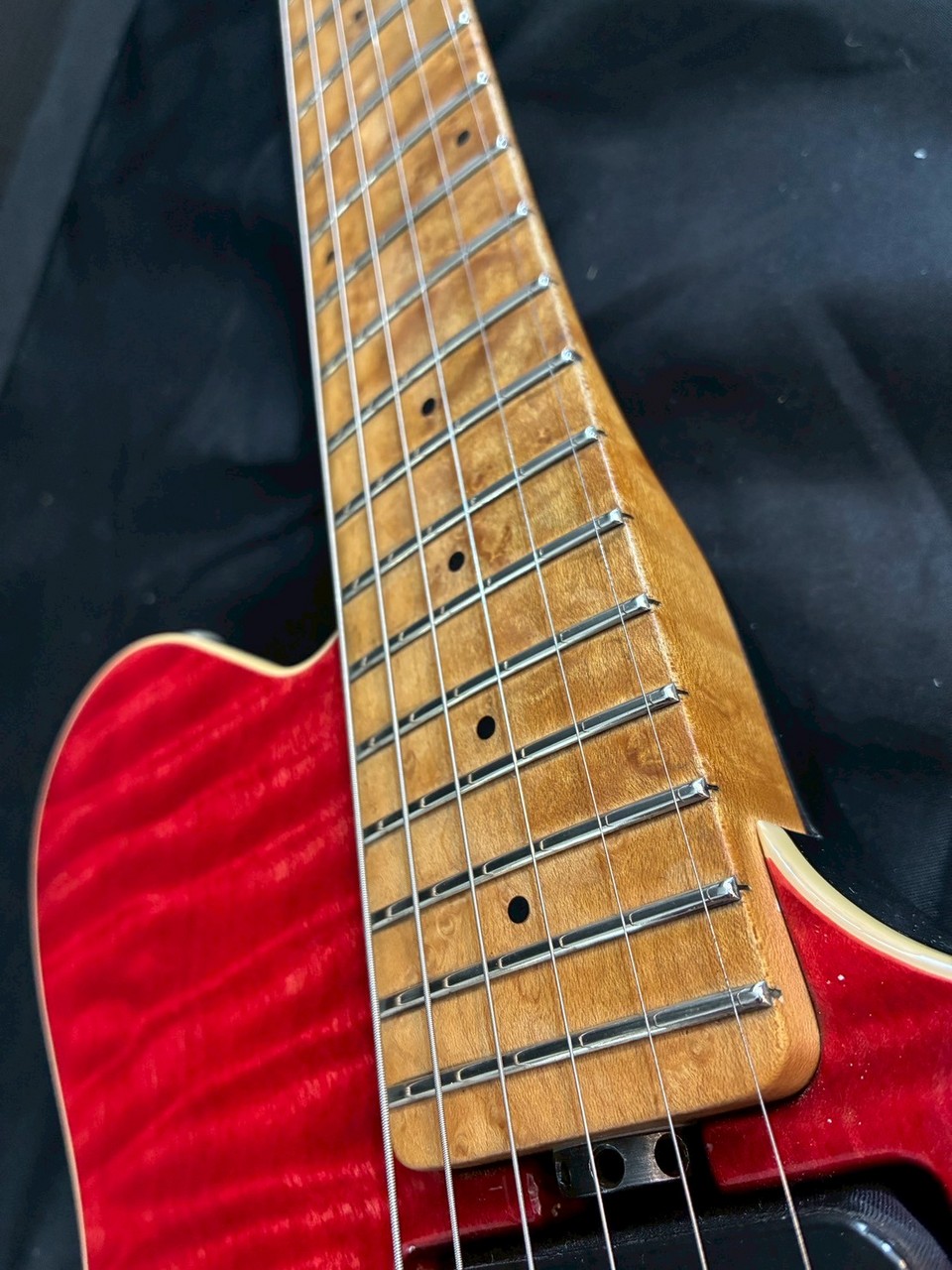 ギター MUSIC MAN AXIS T-RED w/TREM Music Man Axis Trans Red 2000 – Chicago Music Exchange