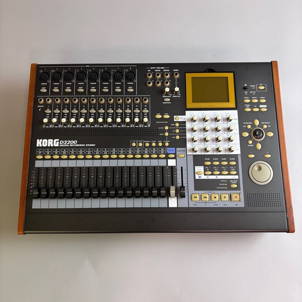 KORG D3200