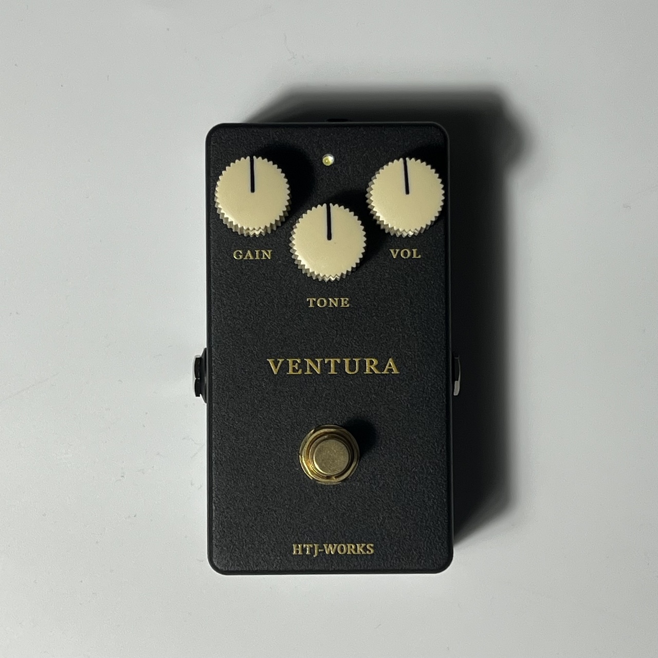 表のコントロールに加えHTJ-WORKS Ventura - エフェクター