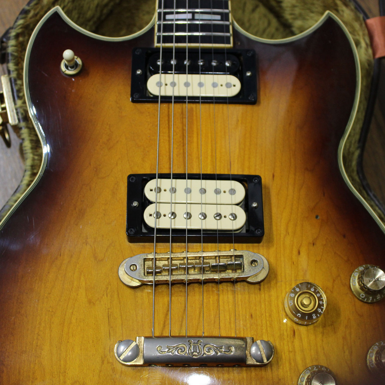 YAMAHA SG1000 Sunburst ヤマハ SG サンバースト 1979年製です