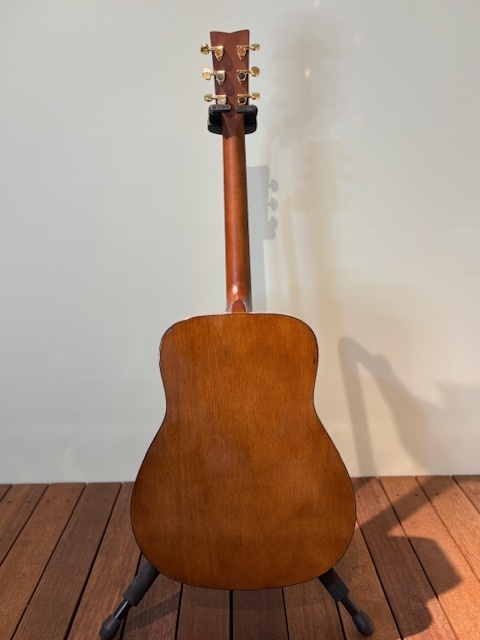 YAMAHA F315D ※当店で初心者の方を対象に「アコギの弾き方教室」を開講