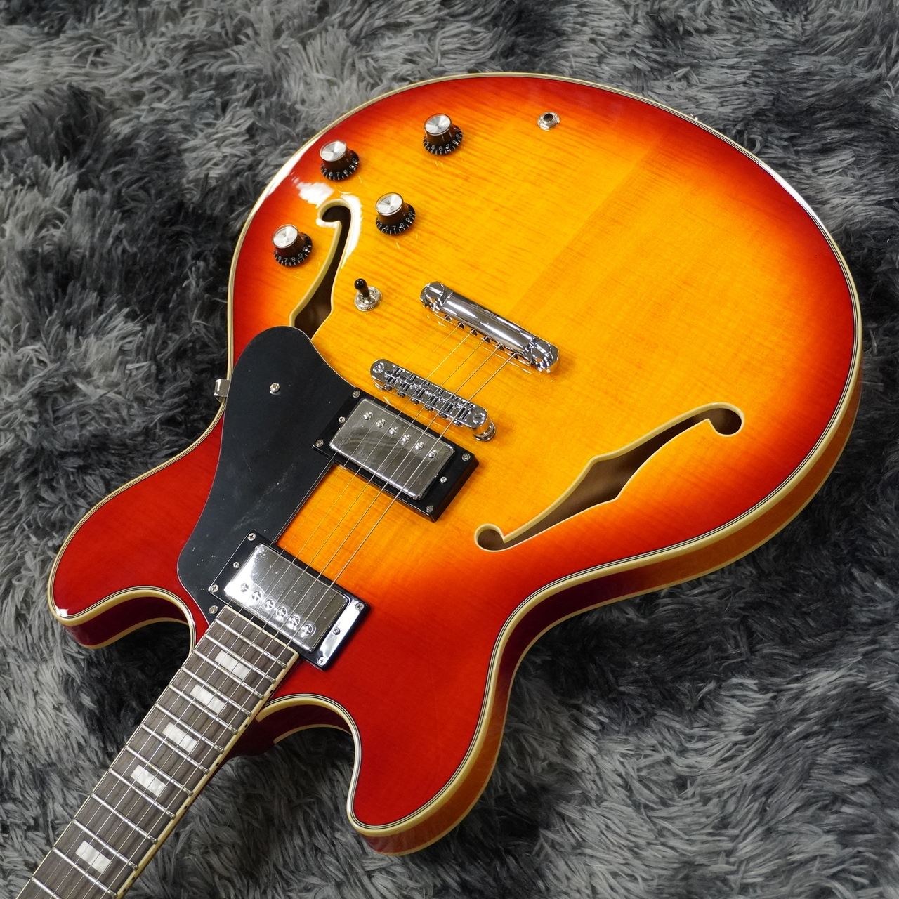 Sire Larry Carlton H7 CS (Cherry Sunburst)【2025年製