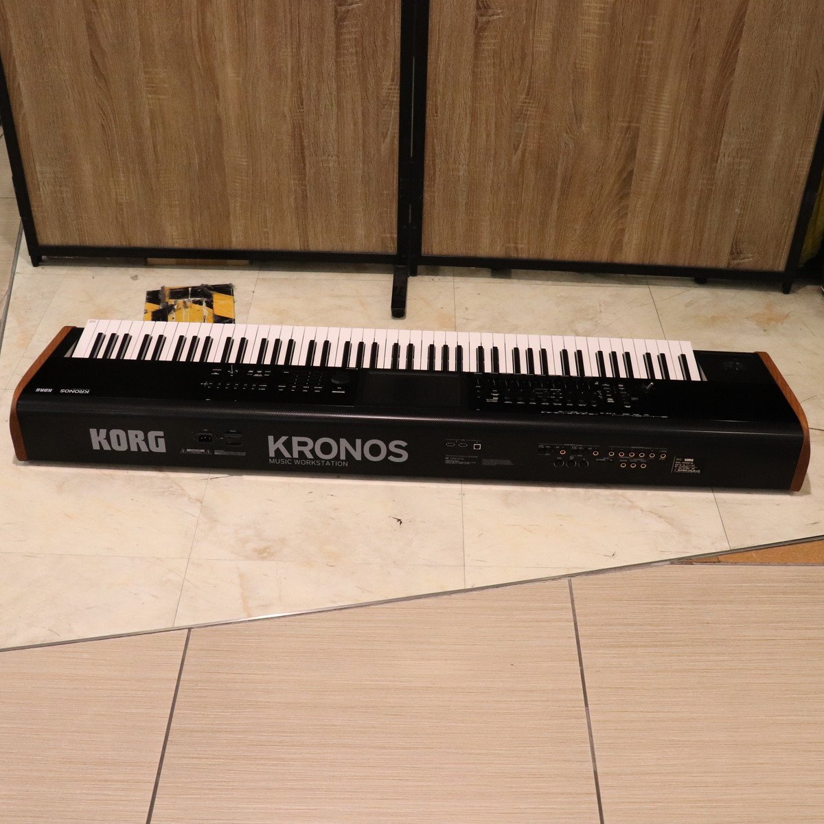 KORG　KRONOS2-88 　ハードケース付き 283f602c0b5fe3727174e24ee4cf05