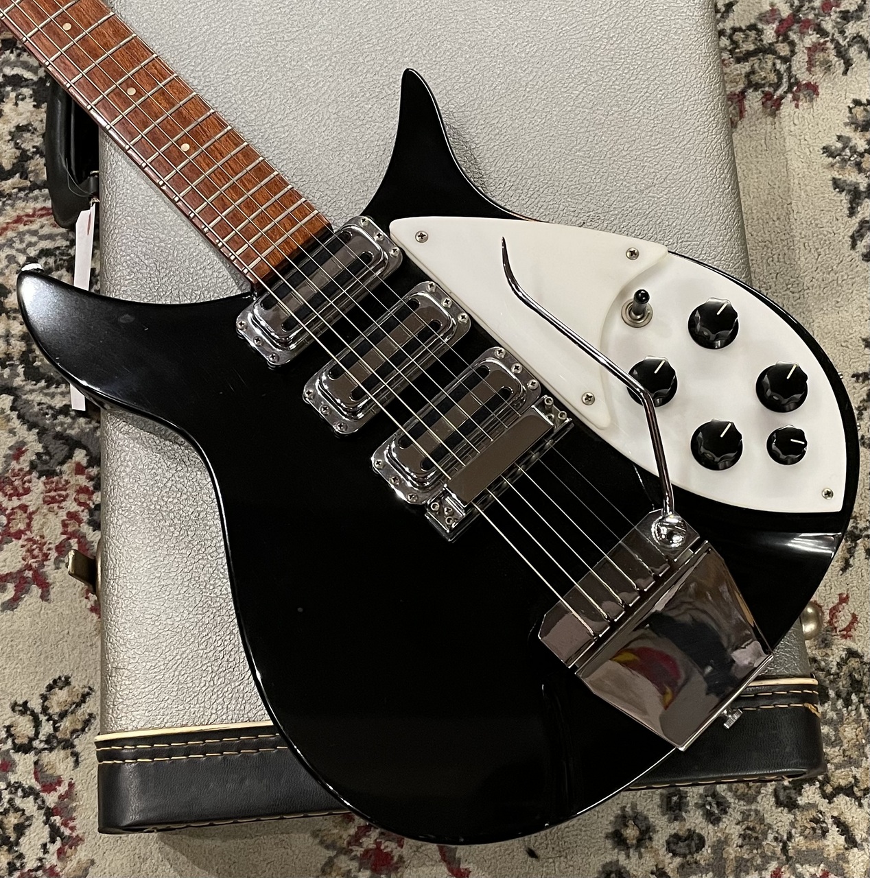 Rickenbacker 325 V63 (1995年製) Jetglo≒3.02㎏【分割48回無金利OK